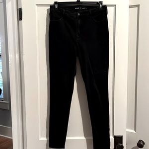 Black Super Skinny Jeans. Old Navy size 14 Tall.